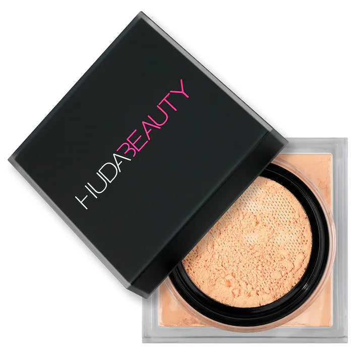 HUDA BEAUTY
Easy Bake Loose Baking & Setting Powder