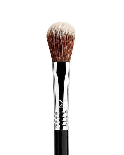 SIGMA BEAUTY F03 HIGH CHEEKBONE HIGHLIGHTER™ BRUSH