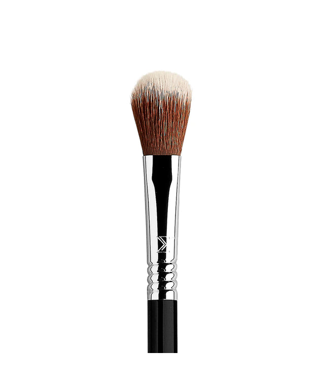 SIGMA BEAUTY F03 HIGH CHEEKBONE HIGHLIGHTER™ BRUSH