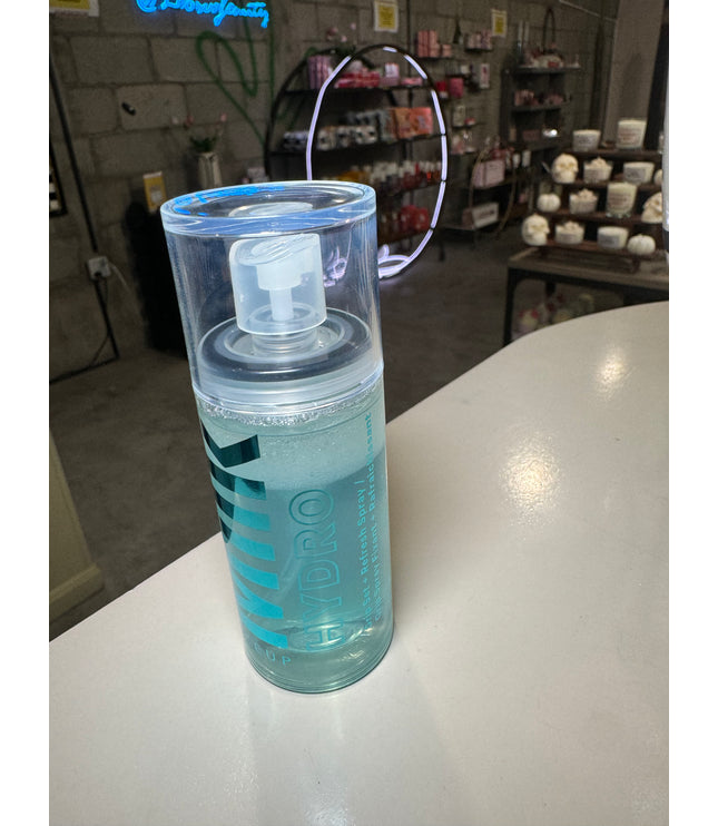 MILK Hydro grip set + refresh spray 50 Ml