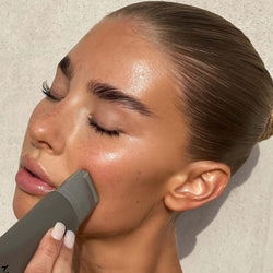 REFY - Prebase de suero facial Glow and Sculpt con niacinamida