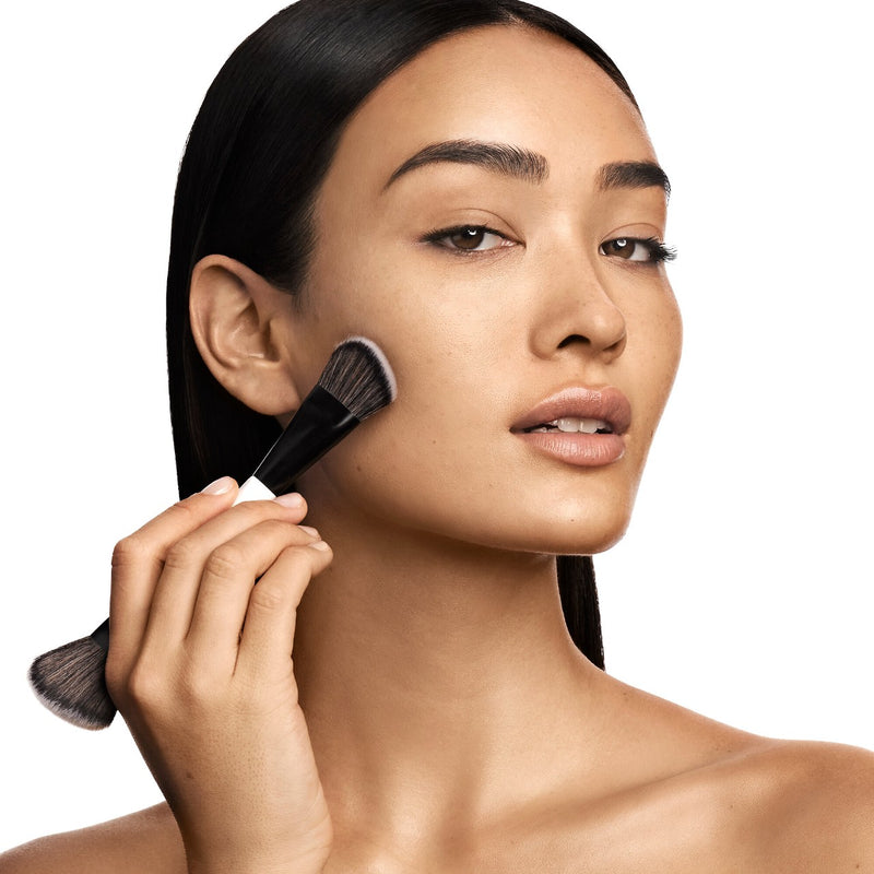 Makeup by Mario Brocha para base F4